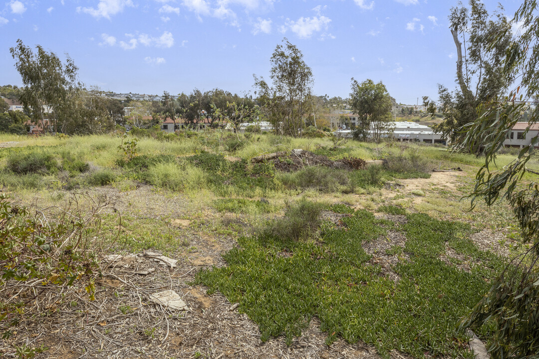 Sunshine Gardens Apartments in Encinitas, CA - Building Photo