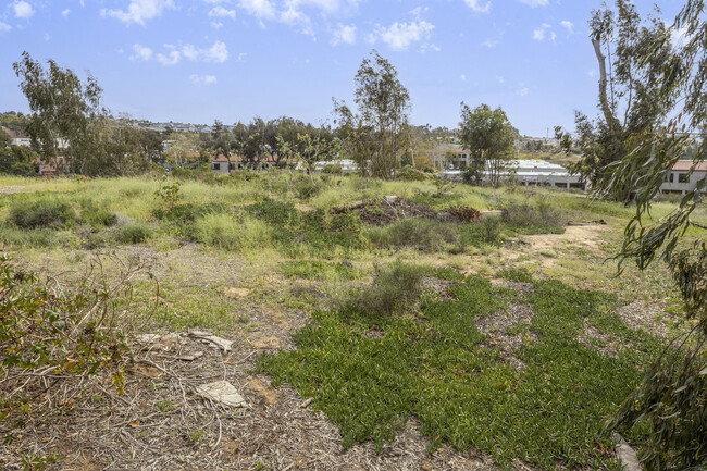 Sunshine Gardens in Encinitas, CA - Building Photo - Building Photo