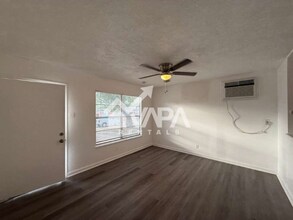 6514 Mossledge Dr in San Antonio, TX - Building Photo - Building Photo
