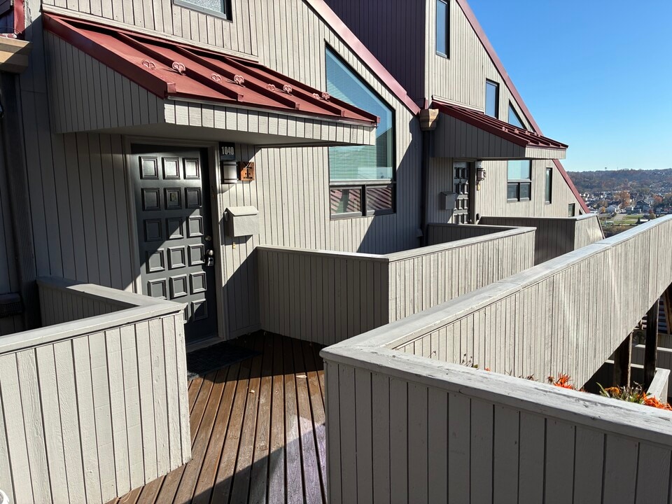 1040 Hatch St in Cincinnati, OH - Building Photo