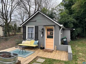 804 Hinton Ave in Charlottesville, VA - Building Photo