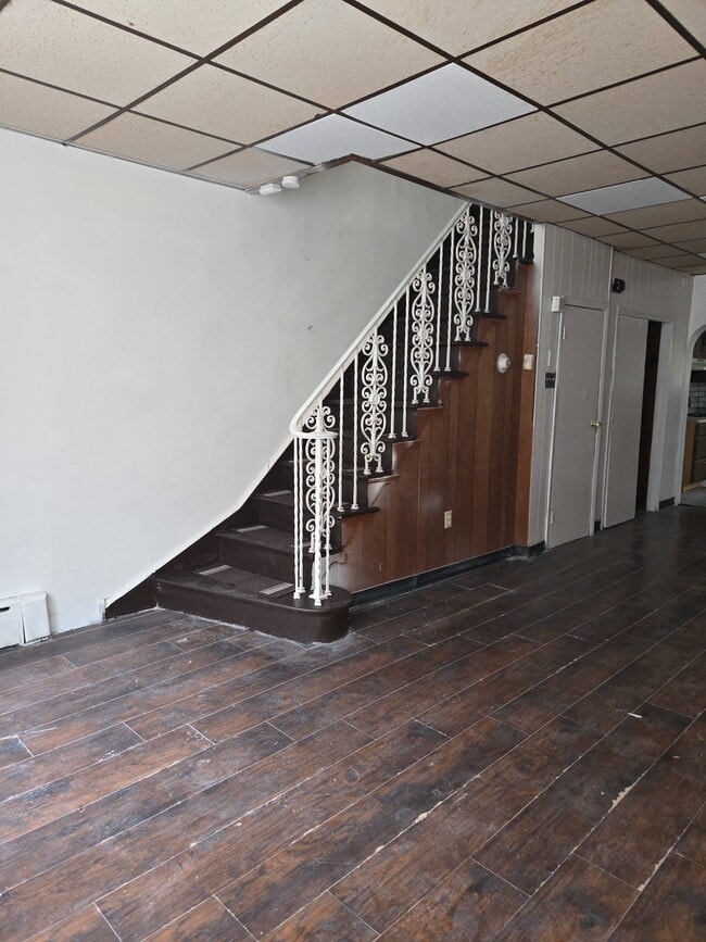 2046 S Beechwood St in Philadelphia, PA - Building Photo - Building Photo