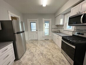 824 5th St NW in Grand Rapids, MI - Building Photo - Building Photo