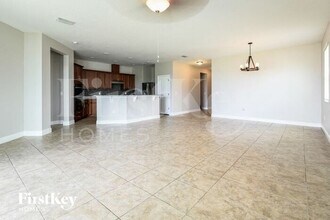 12211 Moss Lake Loop in New Port Richey, FL - Building Photo - Building Photo