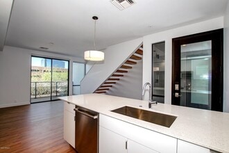 1717 N 1st Ave-Unit -219 in Phoenix, AZ - Building Photo - Building Photo