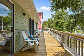 5601 Sound Dr in Emerald Isle, NC - Foto de edificio - Building Photo