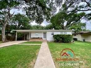 105 Mandalay Ln in San Marcos, TX - Building Photo - Building Photo