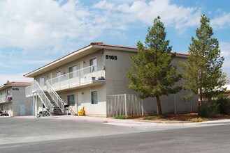 5165 Glendale Ave in Las Vegas, NV - Foto de edificio - Building Photo