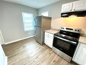 2712 Melbourne Ave in Dayton, OH - Foto de edificio - Building Photo