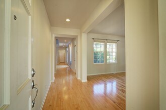 22523 NE 100th Way in Redmond, WA - Building Photo - Building Photo