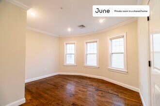 Private bedroom in 4 bed/1.5 bath Home in Boston, MA - Building Photo - Building Photo