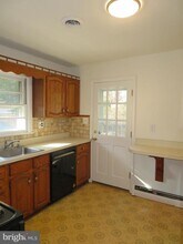 26 Lakeside Dr in Greenbelt, MD - Building Photo - Building Photo