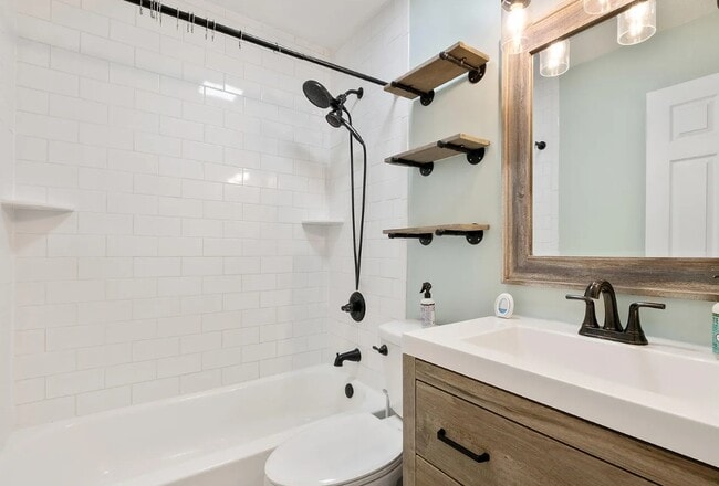 705 Lakeview Ave in La Grange, KY - Building Photo - Building Photo