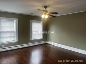 62 High St, Unit 3 in Bangor, ME - Building Photo - Building Photo