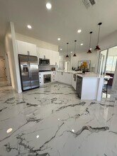 1608 Ledgestone Dr in Brandon, FL - Building Photo - Building Photo