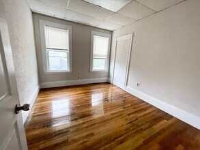 28 Harbor View St, Unit 3 in Boston, MA - Building Photo - Building Photo