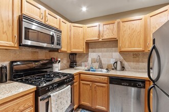 303 Tremont St, Unit #1 in Newton, MA - Building Photo - Building Photo