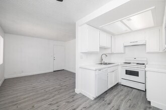 1517 Carson St in Torrance, CA - Foto de edificio - Interior Photo