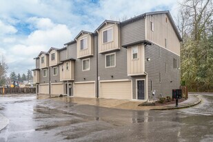 13603 91st Avenue Ct E in Puyallup, WA - Building Photo