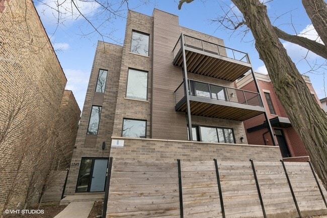 property at 1745 N Hoyne Ave