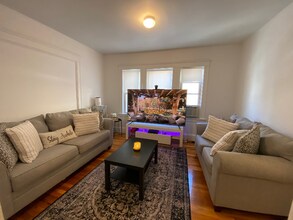524 Hyde Park Ave in Boston, MA - Building Photo - Building Photo