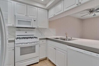 98 Lakeview Cir in Cathedral City, CA - Building Photo - Building Photo