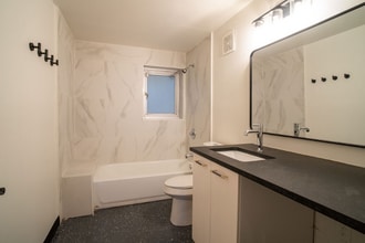 15 Burbank Dr SW in Atlanta, GA - Building Photo - Building Photo