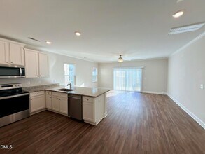 6928 Outfall Point Ln in Raleigh, NC - Foto de edificio - Building Photo