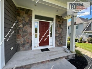 9 Nowell Ct in Salem, NH - Building Photo - Building Photo
