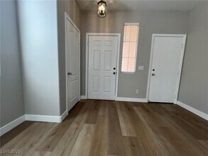 10780 Valencia Hills St in Las Vegas, NV - Building Photo - Building Photo