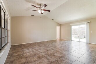 9310 Tamworth Ln in Port Richey, FL - Building Photo - Building Photo