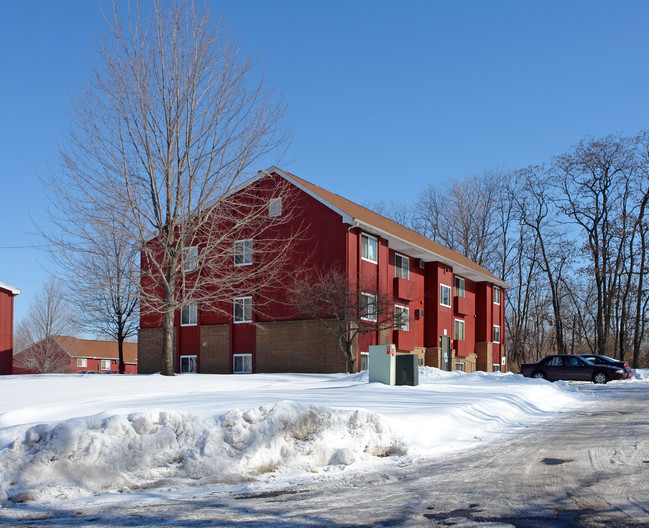 Compass West Estates in Youngstown, OH - Building Photo - Building Photo