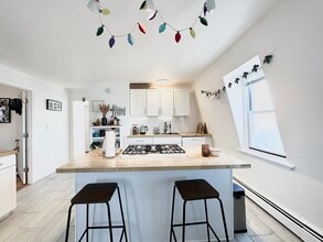 44 Woodbine St, Unit B in Providence, RI - Building Photo - Building Photo