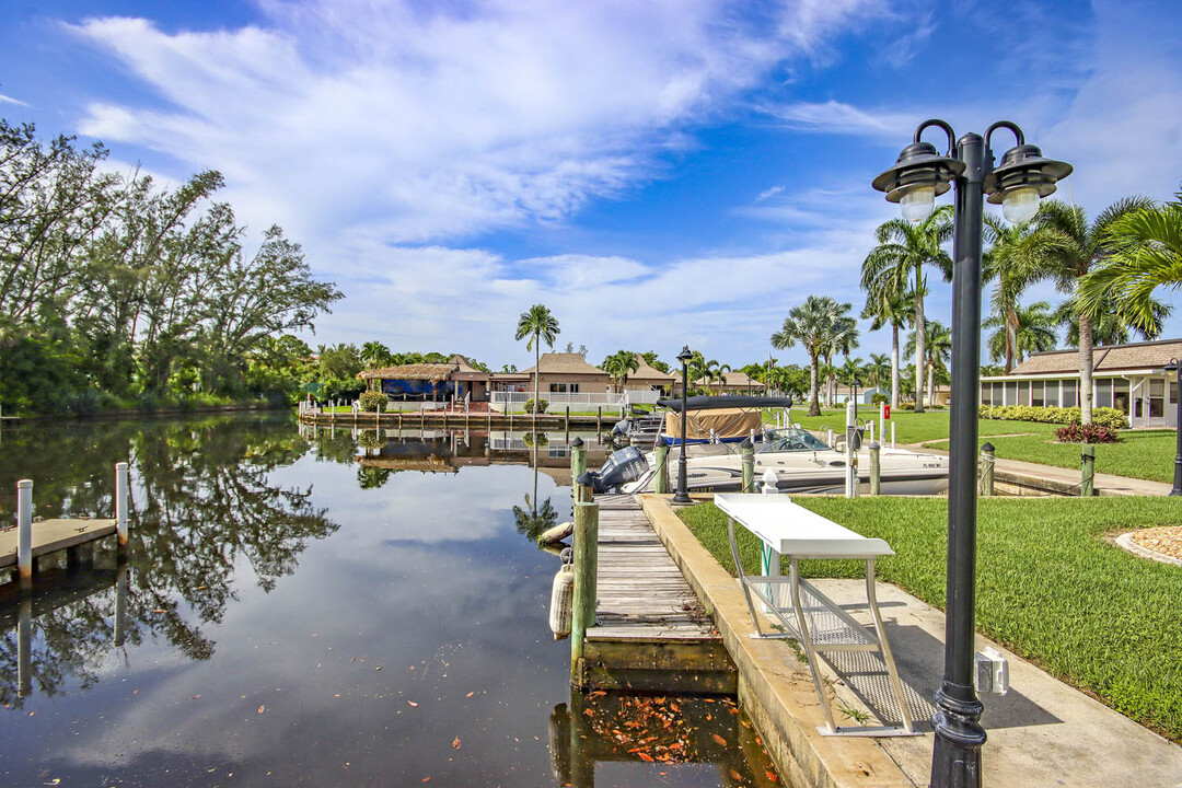 4774 Hidden Harbour Blvd in Ft. Myers, FL - Building Photo