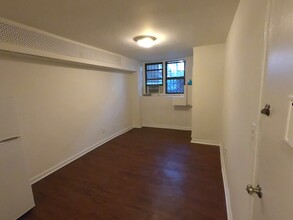 156 W 95th St, Unit 1A in New York, NY - Building Photo - Building Photo
