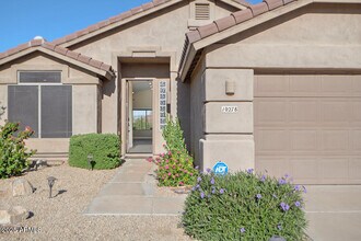 10278 E Tierra Buena Ln in Scottsdale, AZ - Foto de edificio - Building Photo