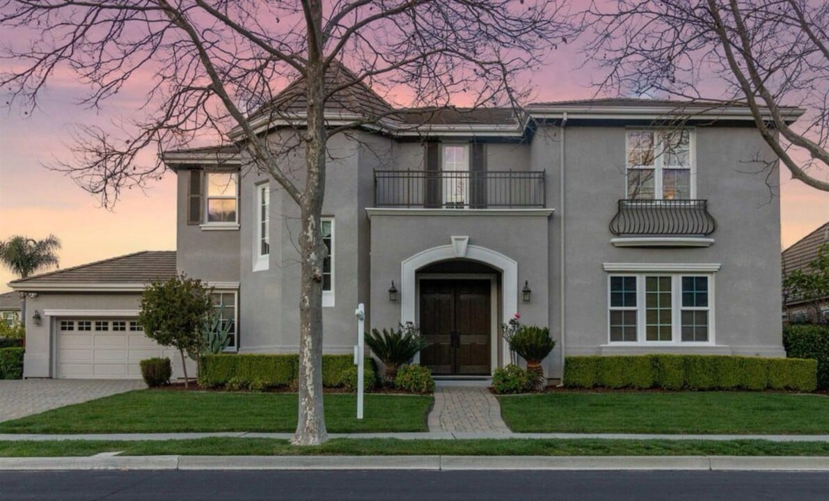 1705 Laguna Creek Ln in Pleasanton, CA - Building Photo
