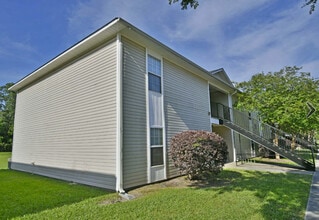 Spring Tree Apartments in Denham Springs, LA - Building Photo - Building Photo