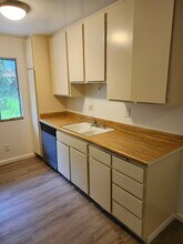 8800 Cedros Ave, Unit 117 in Panorama City, CA - Foto de edificio - Building Photo