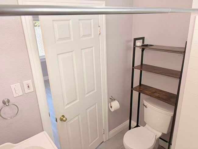 110 N San Marino Ave in Pasadena, CA - Building Photo - Building Photo