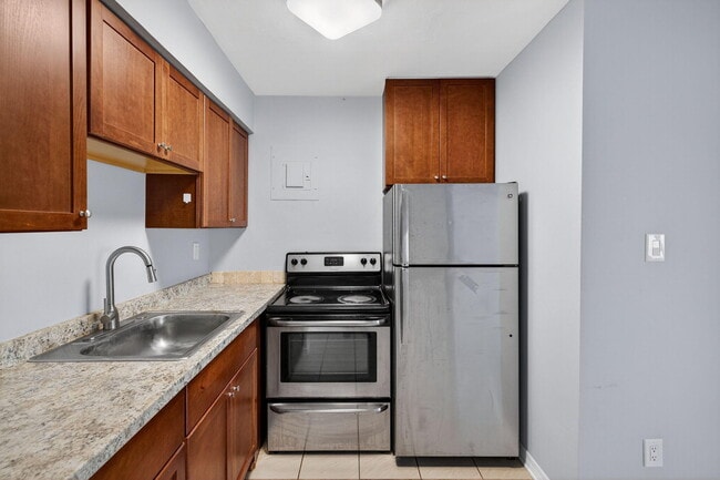 1037 N Victoria Park Rd in Fort Lauderdale, FL - Building Photo - Building Photo