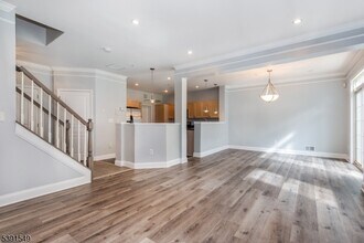 170 Winchester Ct in Clifton, NJ - Building Photo - Building Photo
