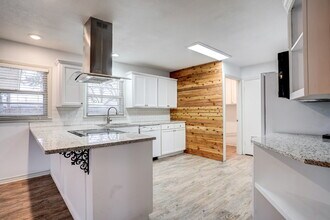 2826 54th St in Lubbock, TX - Foto de edificio - Building Photo