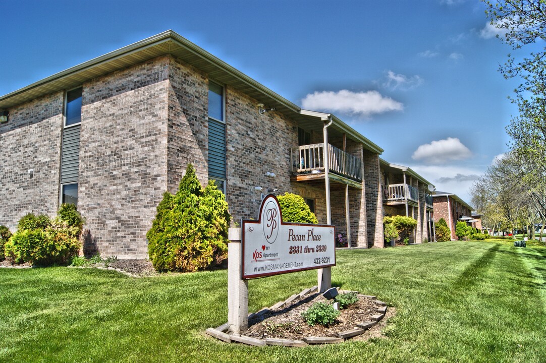 Pecan Place Apartments in Green Bay, WI - Foto de edificio