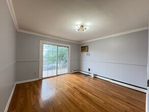 20 Western Ave, Unit 2 in Jersey City, NJ - Building Photo - Building Photo