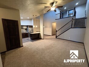 9402 W Broek Dr in Sioux Falls, SD - Building Photo - Building Photo