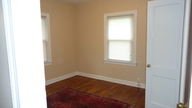 1708 Oaklawn Ave, Unit #4 in Charlotte, NC - Foto de edificio - Building Photo