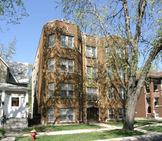 3322 S Clinton Apartamentos