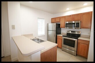 2250 San Vital Dr-Unit -102 in Kissimmee, FL - Building Photo - Building Photo