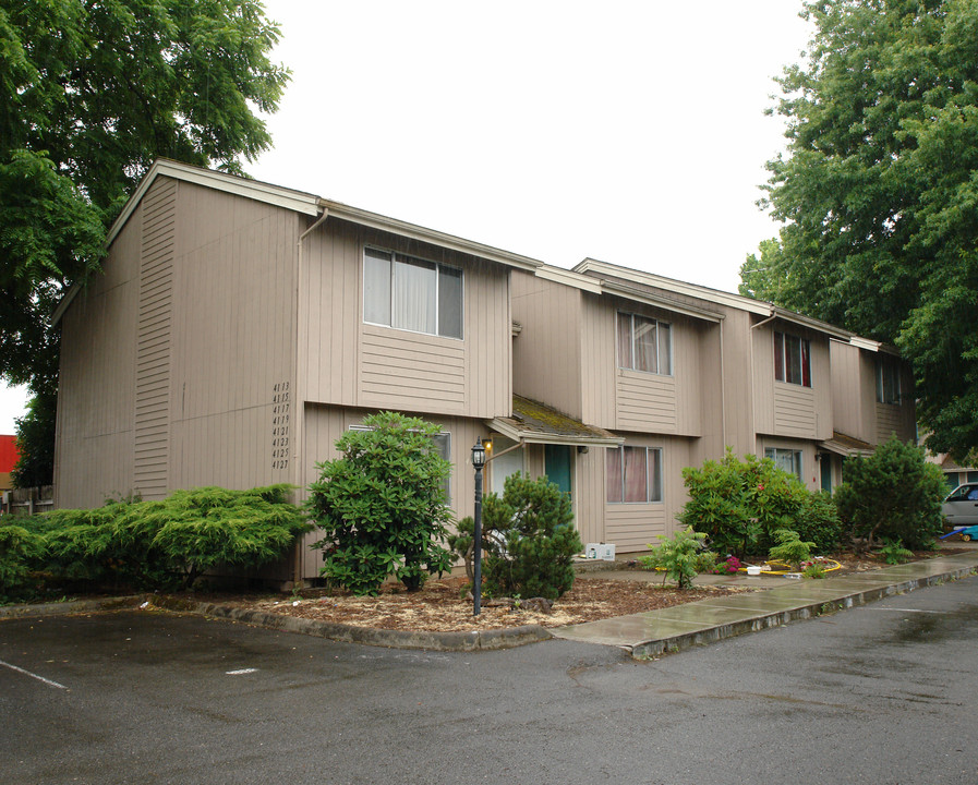 4113-4127 River Rd N in Salem, OR - Building Photo